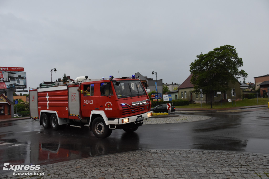 Wyjazd strażaków do akcji gaśniczej w Kamieńcu