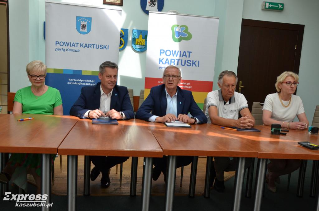 Umowa na remont drogi Szklana-Borzestowo