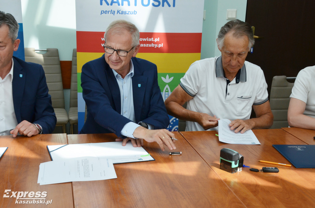 Umowa na remont drogi Szklana-Borzestowo