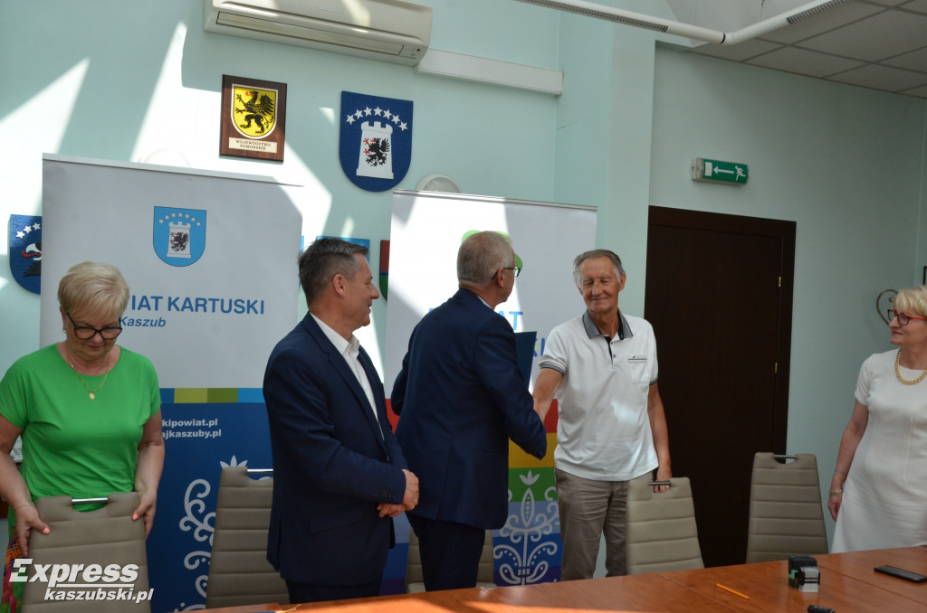 Umowa na remont drogi Szklana-Borzestowo