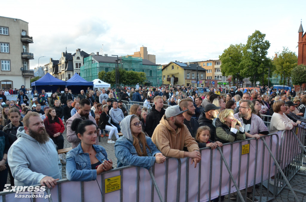 Dni Powiatu Kartuskiego. Lipali i Happysad