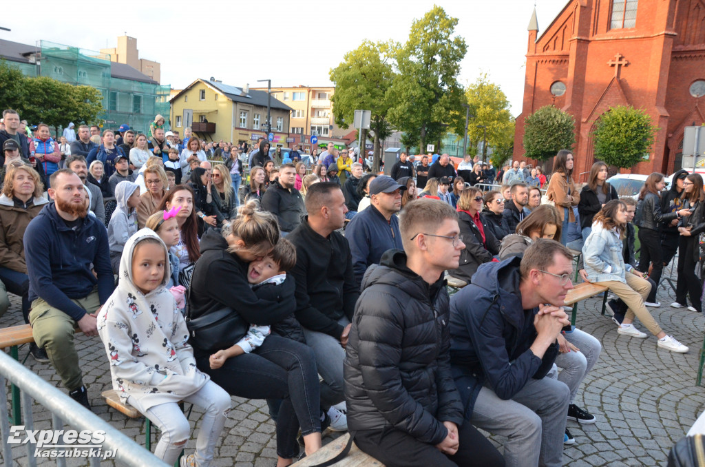 Dni Powiatu Kartuskiego. Lipali i Happysad