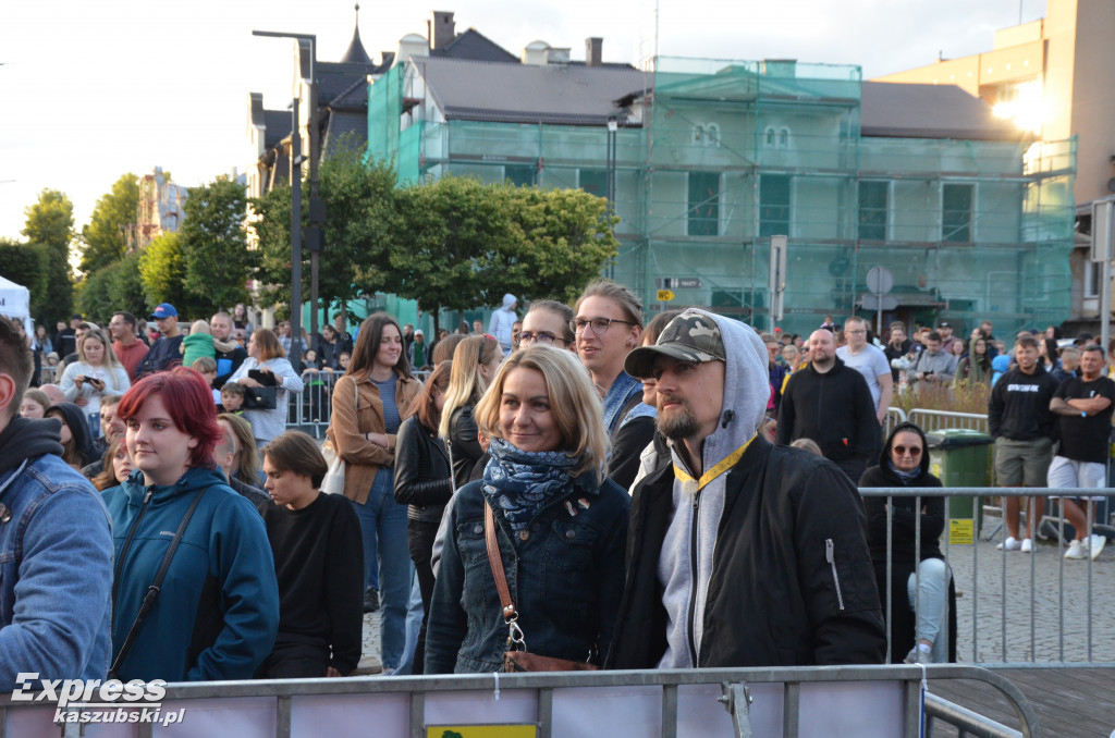 Dni Powiatu Kartuskiego. Lipali i Happysad