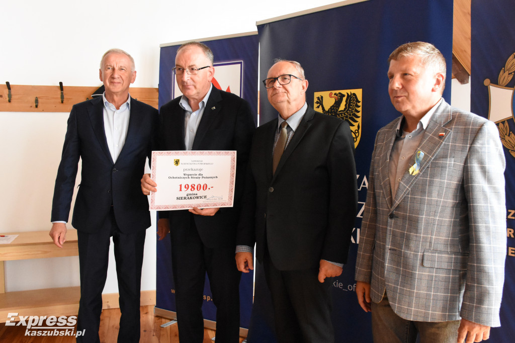 Strażacy z dotacjami na zakup sprzętu