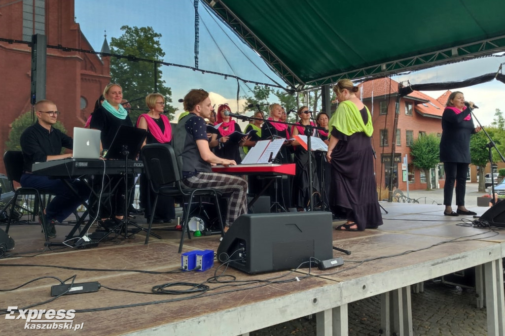 Koncert gospel na Rynku w Kartuzach