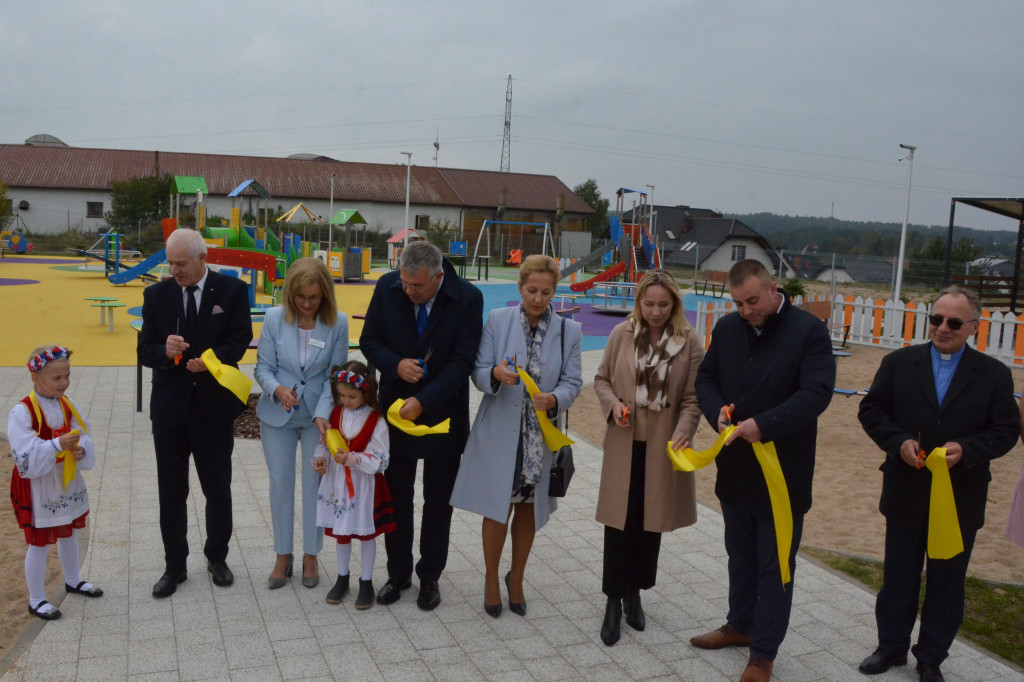Nowy plac zabaw i sale przedszkolne w Kiełpinie