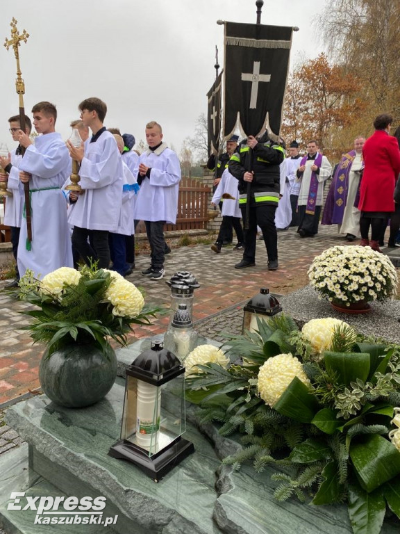 Wszystkich Świętych w Gowidlinie