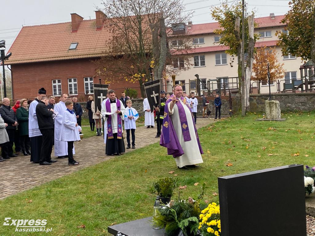 Wszystkich Świętych w Gowidlinie