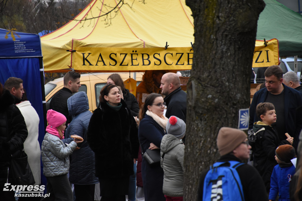 Jarmark Świętomarciński i polonez w Sierakowicach