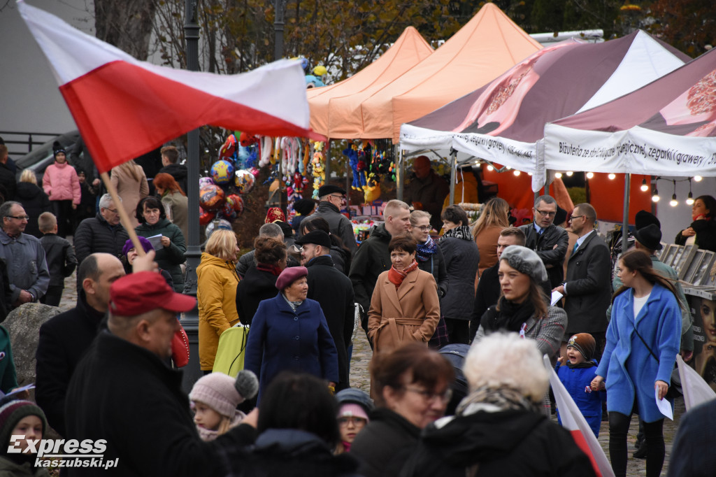 Jarmark Świętomarciński i polonez w Sierakowicach