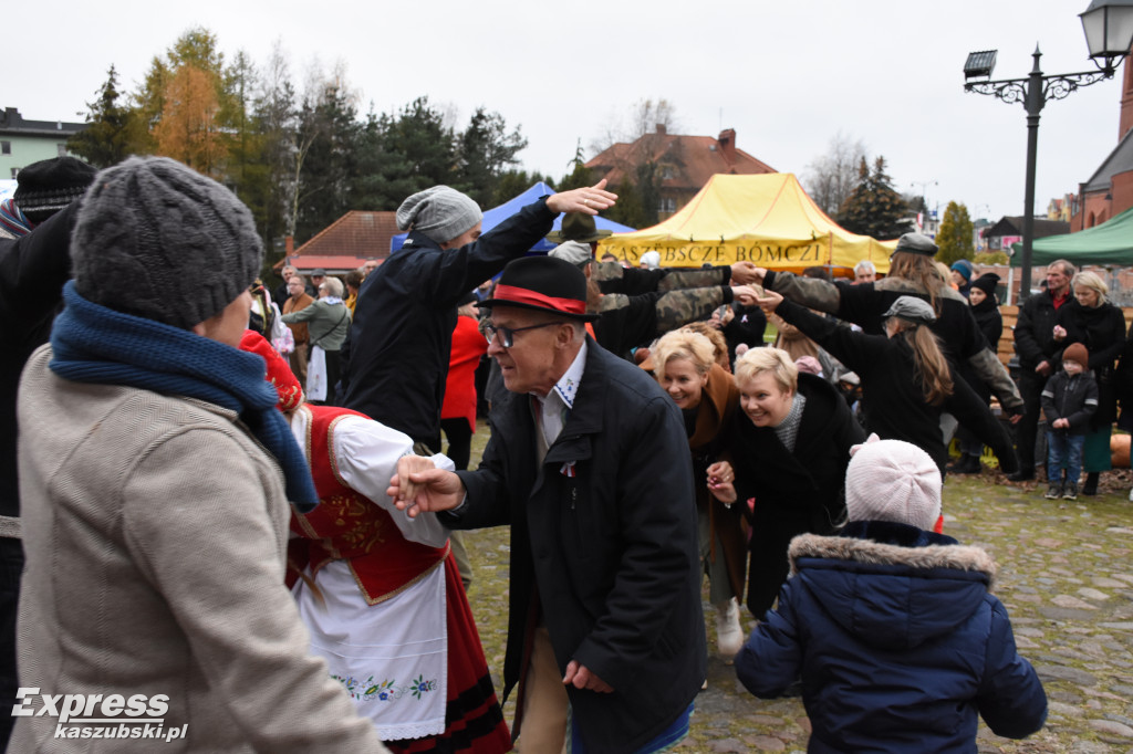 Jarmark Świętomarciński i polonez w Sierakowicach