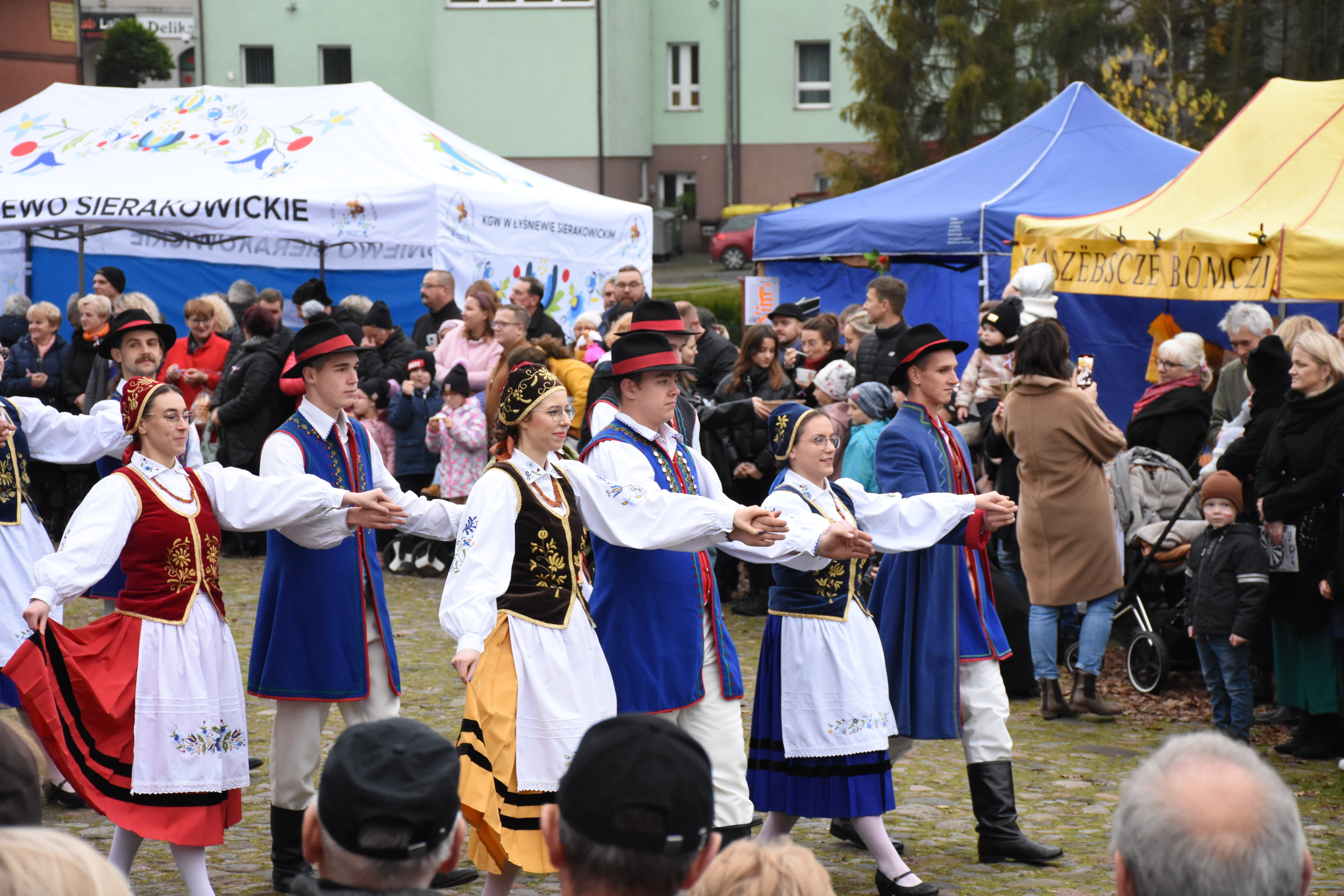 Jarmark Świętomarciński i polonez w Sierakowicach