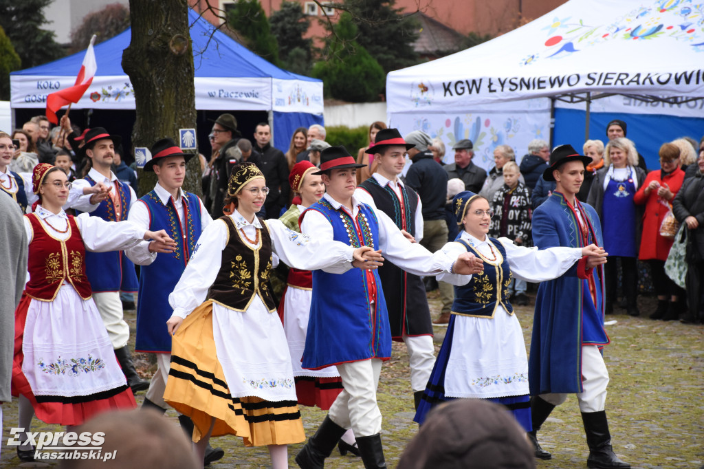 Jarmark Świętomarciński i polonez w Sierakowicach