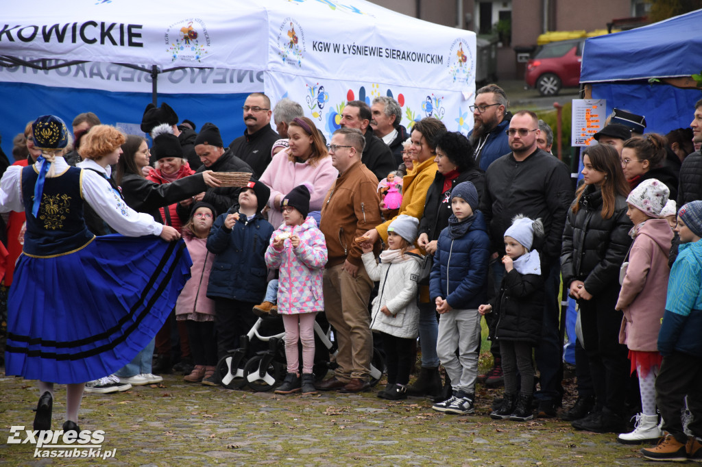 Jarmark Świętomarciński i polonez w Sierakowicach