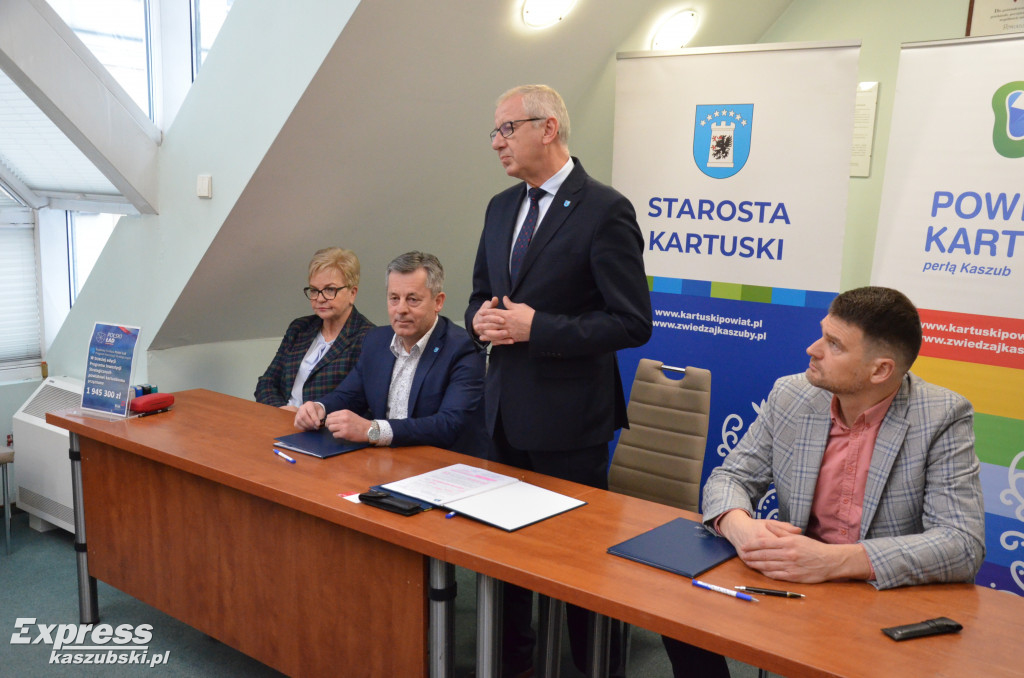 Umowa na drogę pieszo-rowerową Kczewo-Miszewo