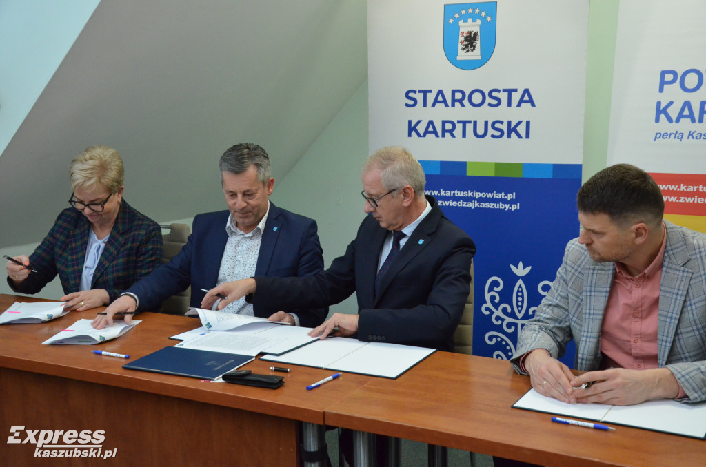 Umowa na drogę pieszo-rowerową Kczewo-Miszewo
