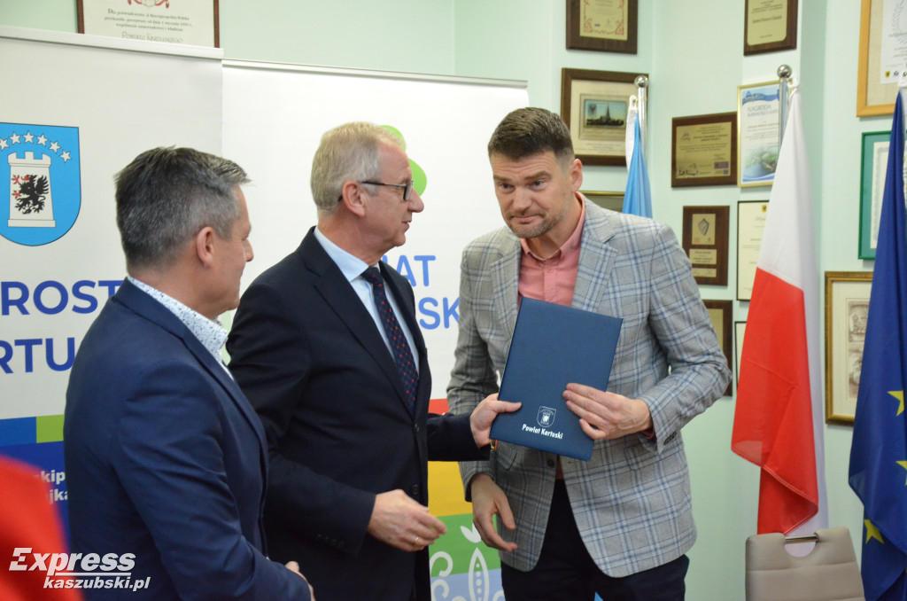 Umowa na drogę pieszo-rowerową Kczewo-Miszewo