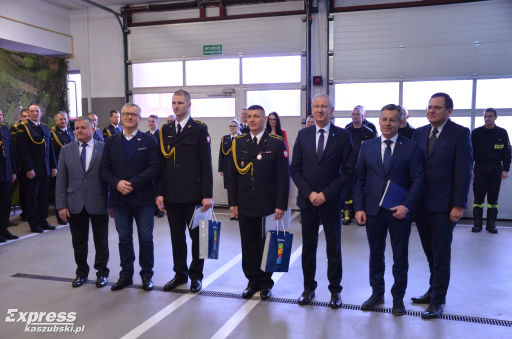Przekazanie nowego auta KP PSP w Kartuzach