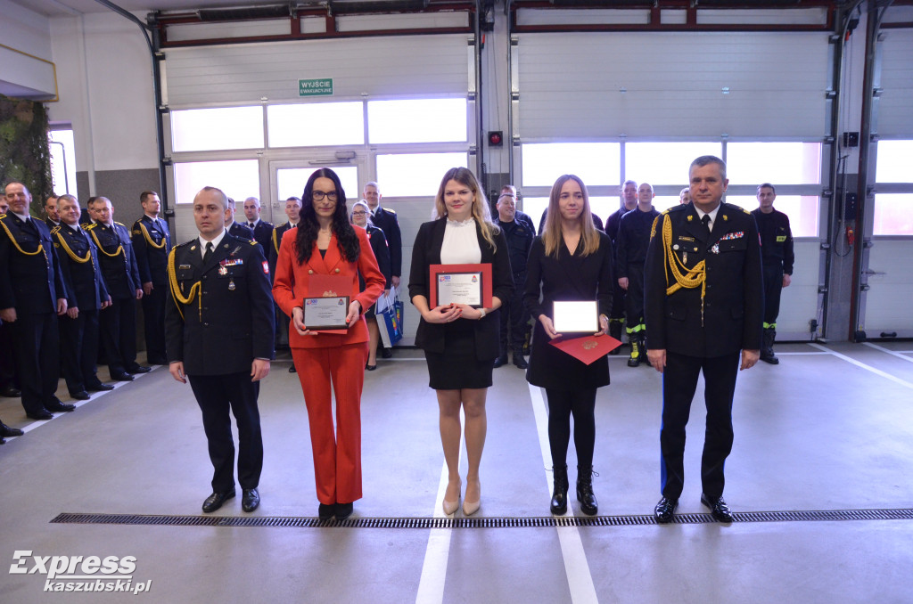 Przekazanie nowego auta KP PSP w Kartuzach