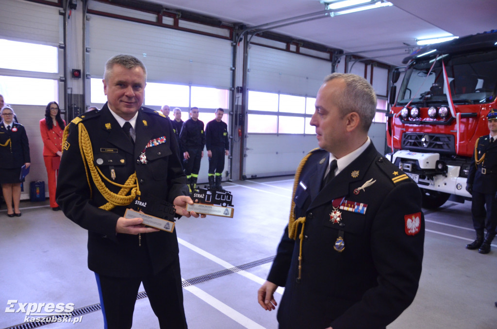 Przekazanie nowego auta KP PSP w Kartuzach