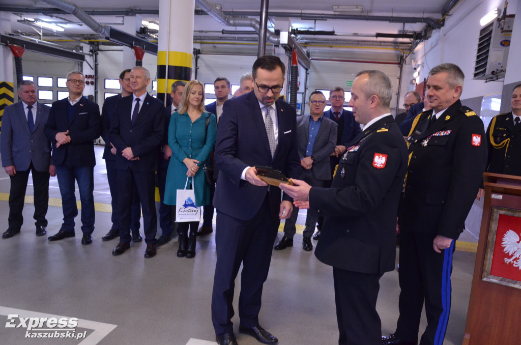 Przekazanie nowego auta KP PSP w Kartuzach