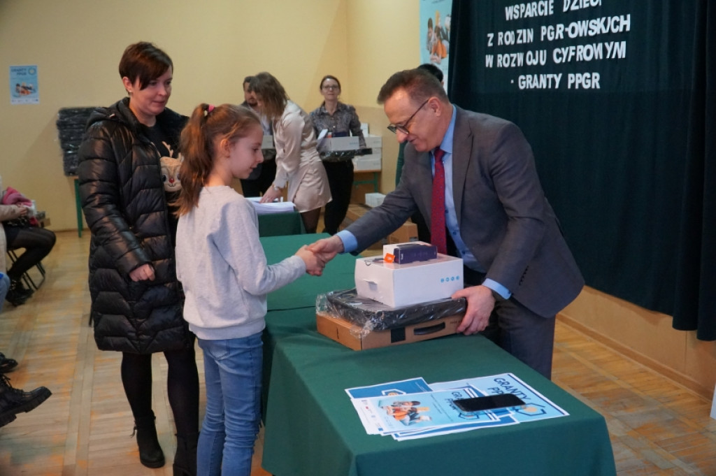 Przodkowo. Laptopy dla potomków pracowników PGR-ów