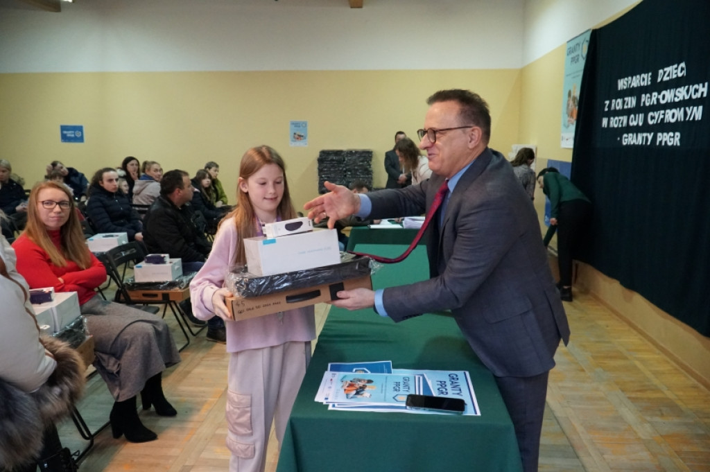 Przodkowo. Laptopy dla potomków pracowników PGR-ów
