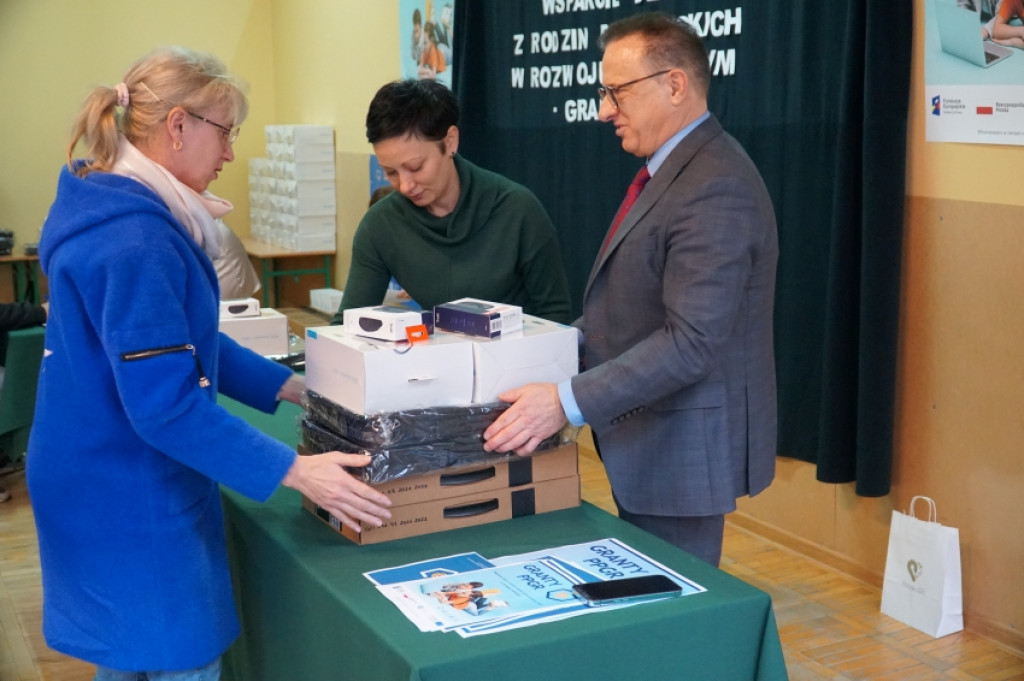 Przodkowo. Laptopy dla potomków pracowników PGR-ów