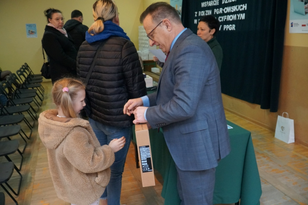 Przodkowo. Laptopy dla potomków pracowników PGR-ów