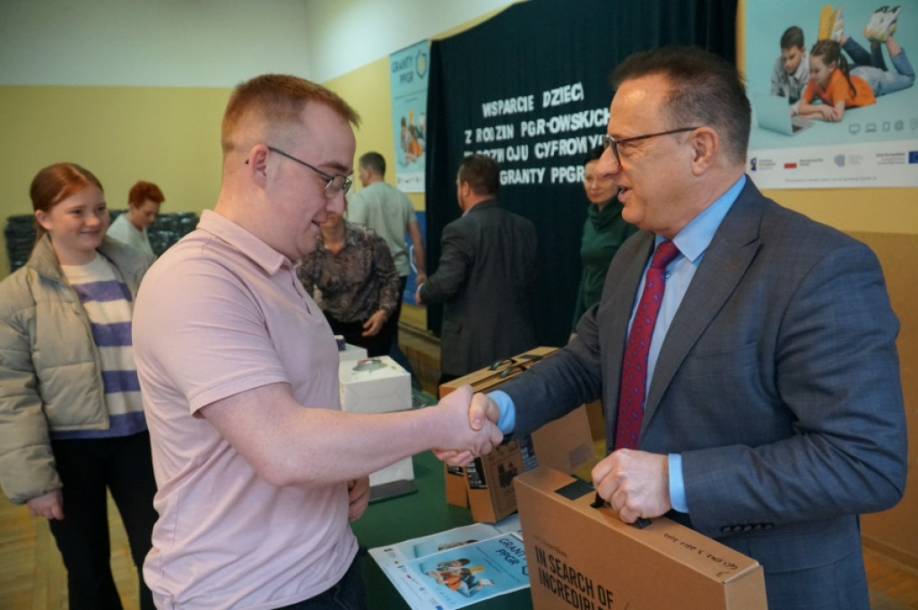 Przodkowo. Laptopy dla potomków pracowników PGR-ów
