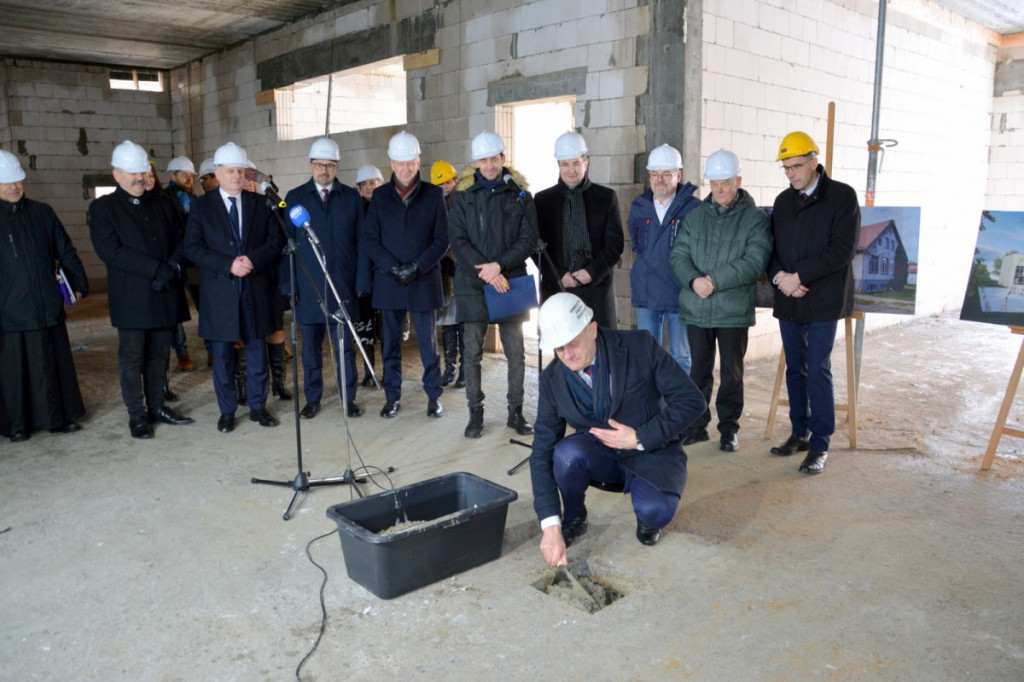 Kamień węgielny pod budowę szkoły w Baninie