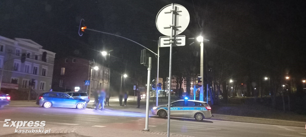 Nocna kolizja na Placu Brunona