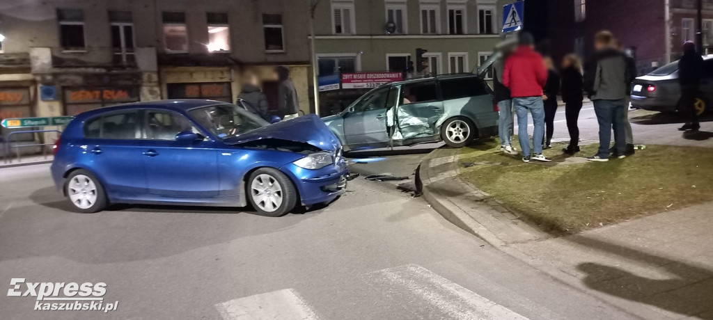 Nocna kolizja na Placu Brunona