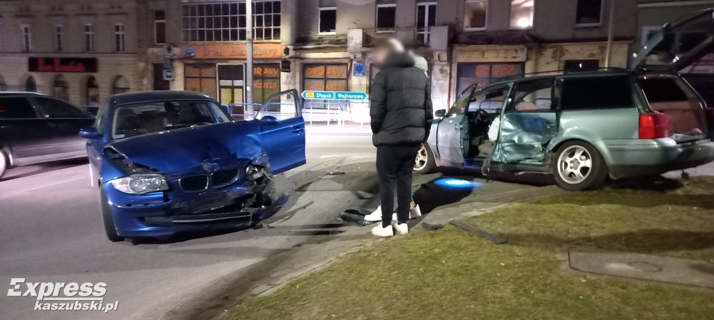 Nocna kolizja na Placu Brunona