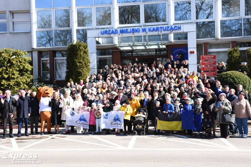 Zaśpiewali 200-lat dla Kartuz!