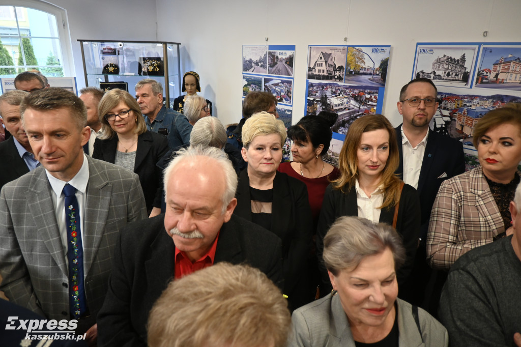 Kartuzy. Wystawa zdjęć Artura Sochy na 100-lecie