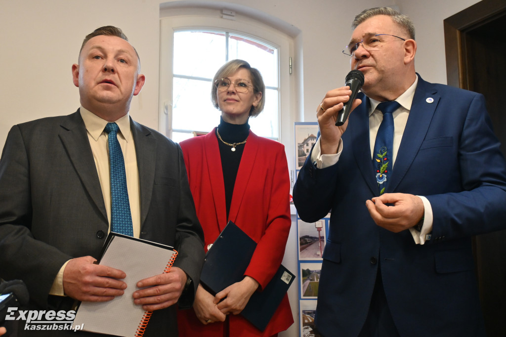 Kartuzy. Wystawa zdjęć Artura Sochy na 100-lecie