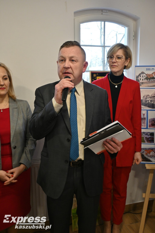 Kartuzy. Wystawa zdjęć Artura Sochy na 100-lecie