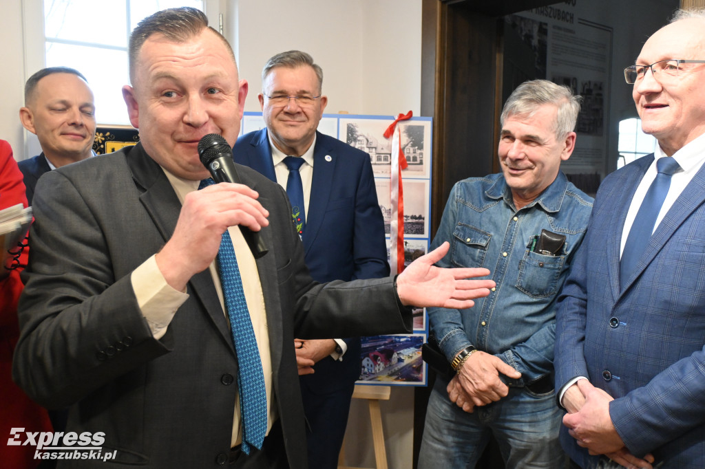 Kartuzy. Wystawa zdjęć Artura Sochy na 100-lecie