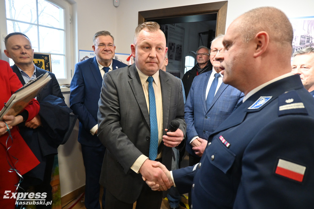 Kartuzy. Wystawa zdjęć Artura Sochy na 100-lecie