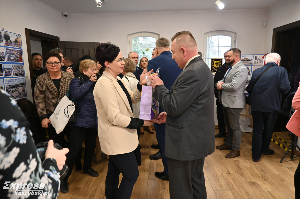 Kartuzy. Wystawa zdjęć Artura Sochy na 100-lecie