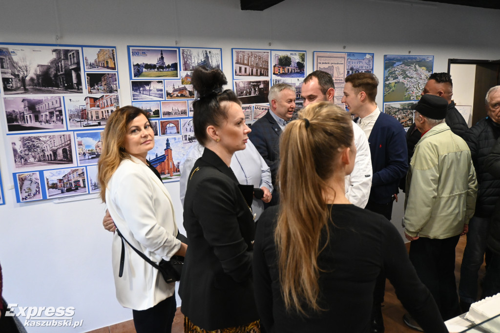 Kartuzy. Wystawa zdjęć Artura Sochy na 100-lecie