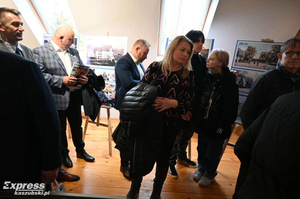 Kartuzy. Wystawa zdjęć Artura Sochy na 100-lecie