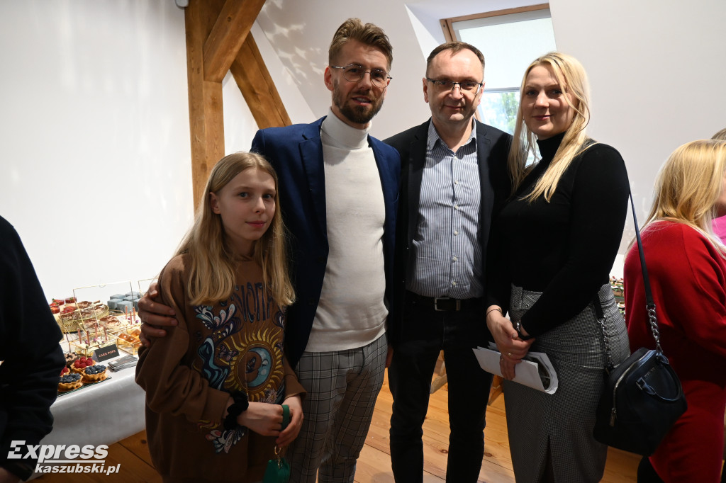 Kartuzy. Wystawa zdjęć Artura Sochy na 100-lecie