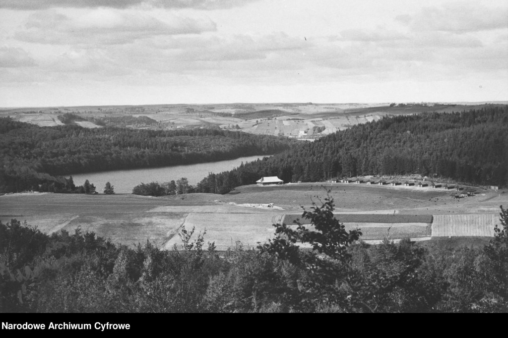 Obóz gdyńskiego ogniska YMCA nad Jez. Ostrzyckim
