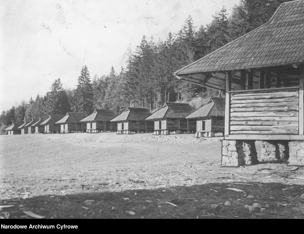 Obóz gdyńskiego ogniska YMCA nad Jez. Ostrzyckim