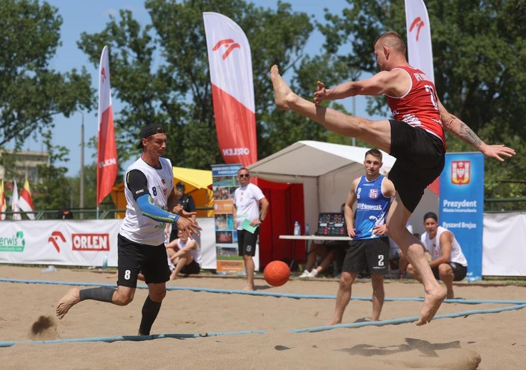 KPR Autoinowest Żukowo na MP w piłce ręcznej plażowej
