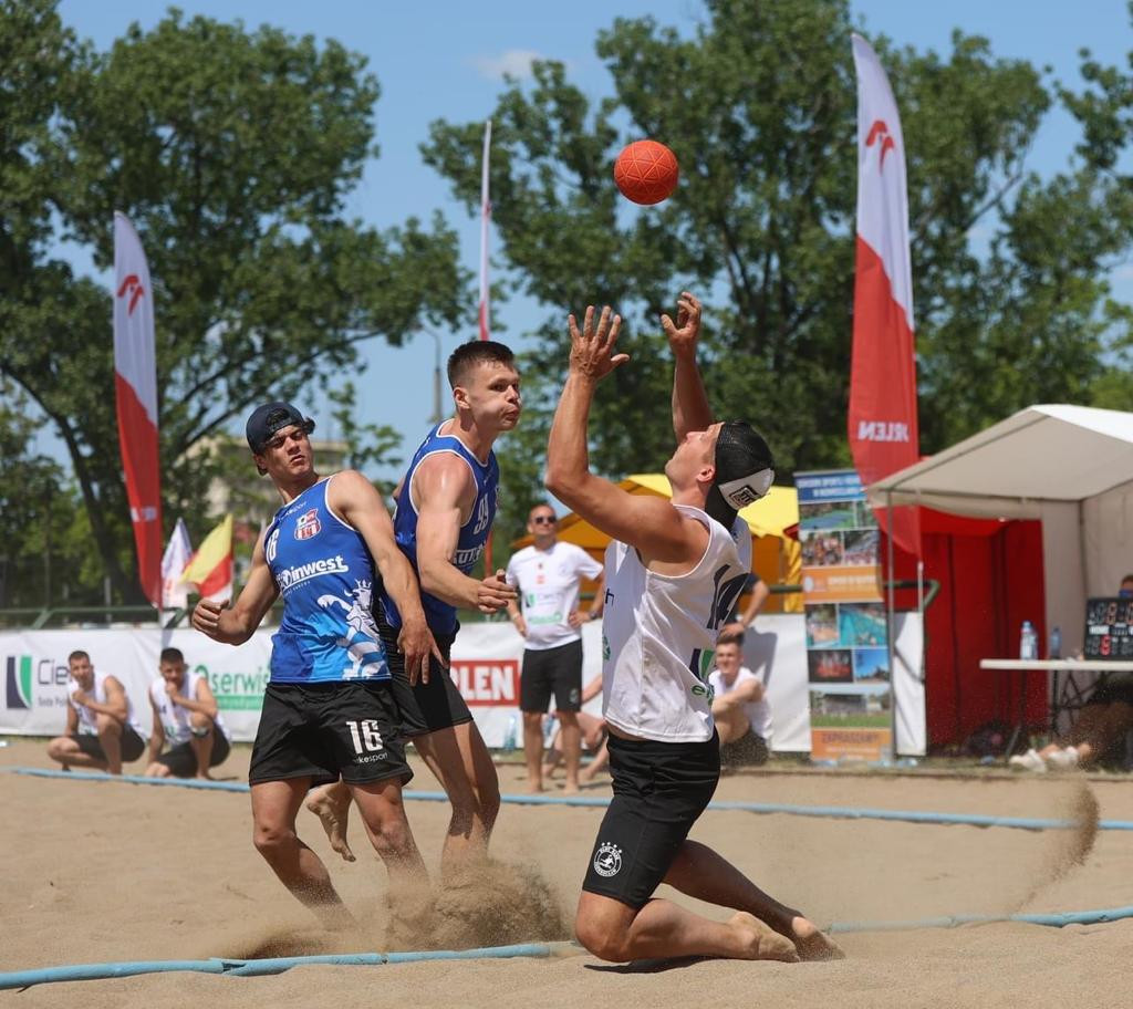 KPR Autoinowest Żukowo na MP w piłce ręcznej plażowej
