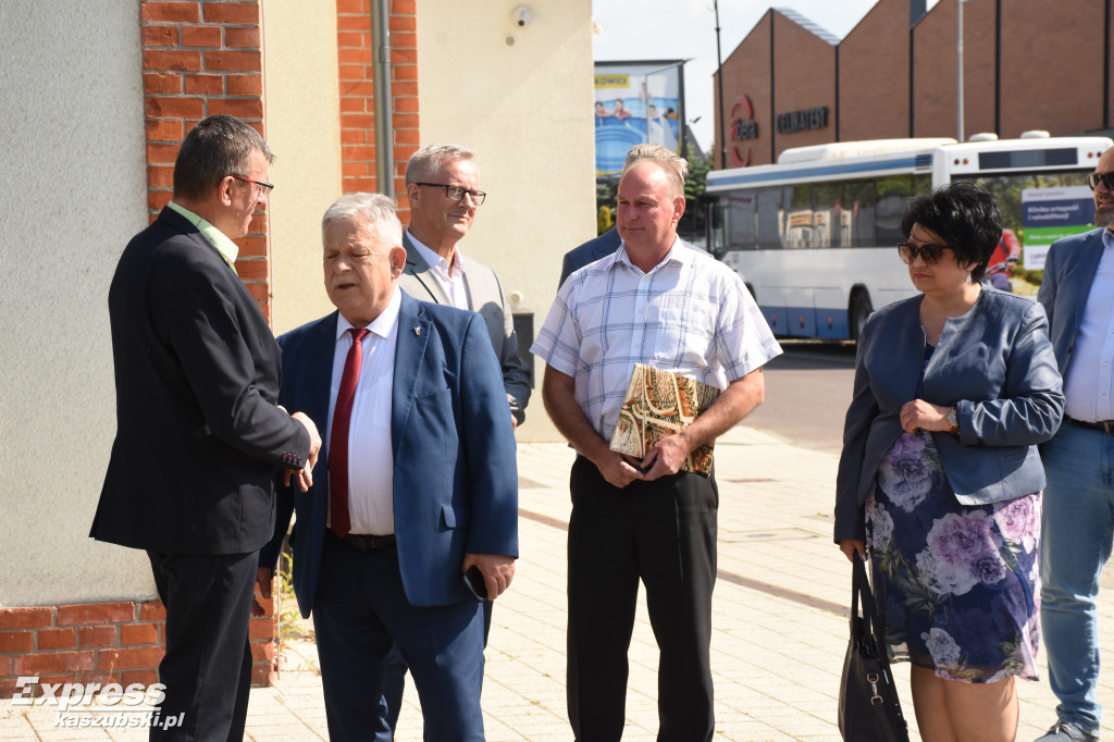 Konferencja prasowa PiS w Sierakowicach