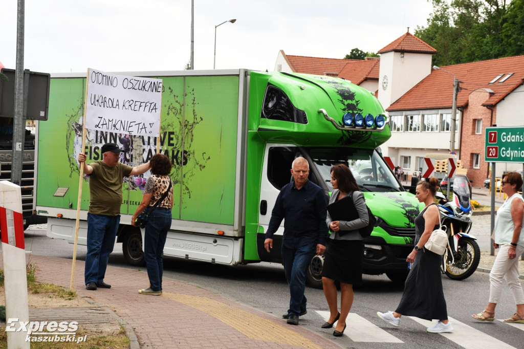 Protest mieszkańców Otomina w Żukowie